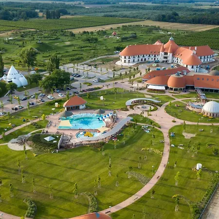 Club Tisza מלון Lakitelek
