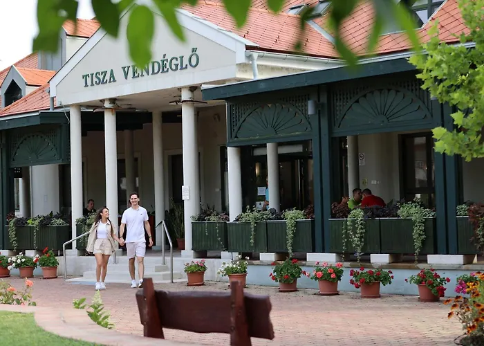 Club Tisza Hotel *